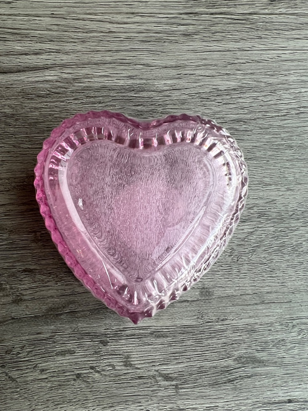 Crystal Glass Heart-Shaped Storage Box
Embossed Jewelry Box Candy Box with Lid.